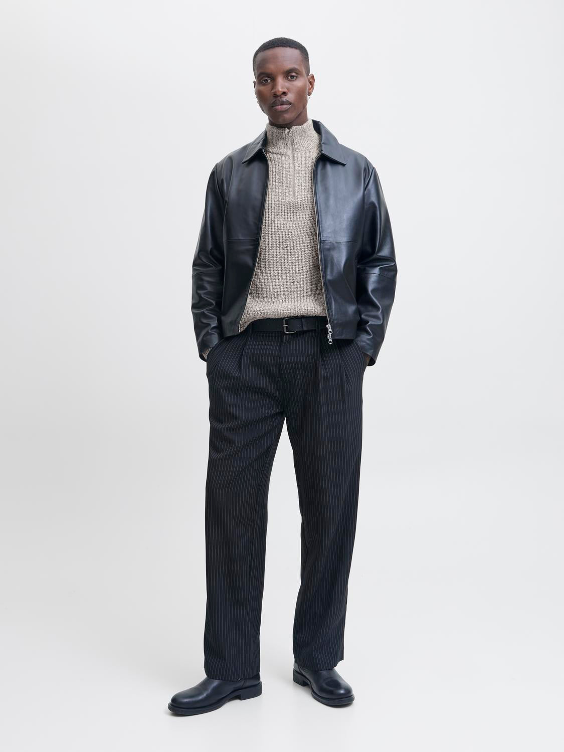 model_shot-front_full